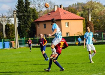 Ratiboř i bez vyloučeného brankáře mačkala Prostřední Bečvu jak houbu. Ta ale veze dva body