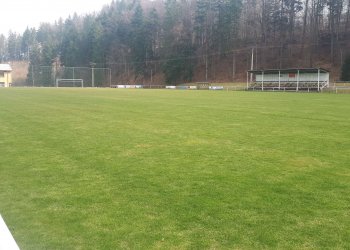 Stadiony zejí prázdnotou - Hutisko
