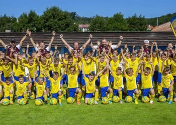 DO TŘETICE VŠEHO DOBRÉHO. FOTBALOVÝ KEMP Fastavu NA ZLÍNSKÉ VRŠAVĚ SE OPĚT VYDAŘIL