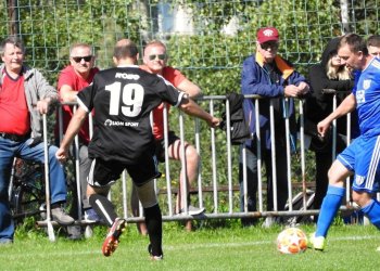 Po dešti to mladíkům z Benfiky proti Valašským Příkazům klouzalo