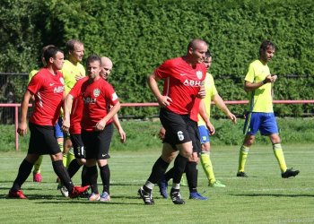 Hrachovci protekly v hektickém derby dva body na bitevním poli v Juřince