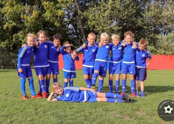 Fotoreportáž - Talentovaná U 9 Valmezu nastoupila se svými mužskými kolegy do derby a pak si s chutí zahrála