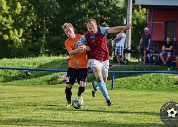 Trenér Pavel Vaigl je pro Krhovou ohromným přínosem, říká hráč podzimu 1. B třídy Martin Plesník