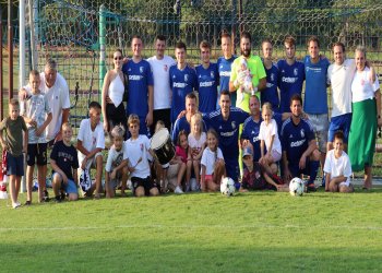 Veselá jede. Velmi dobří v Halenkově a na Hovězí. Hošťálková s Jablůnkou o život. Elitní trojice střelců Janíček, Škrobák, Ďurkech