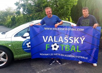 Instalujeme u partnerských klubů nové reklamní plachty www.valasskyfotbal.com