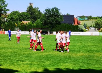 Valmez poprvé v přípravě vyhrál. Čtyřmi brankami položil na lopatky Všechovice. Po Vaškovi se vrací z Opavy Smilek