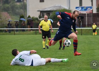 Tomáš Zádilský táhne ostrými náboji Hovězí za záchranou