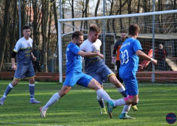 V kabině Byniny to vypadá po sestupu na pořádný vítr. Kolonky příchodů a odchodů se plní