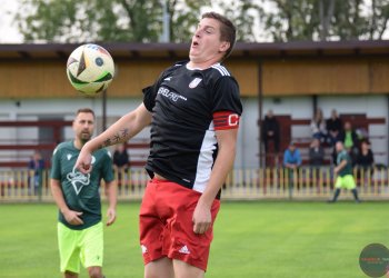 Ostrý start Lhotky v nové sezóně: Hattrickový hrdina Plesník potopil Skaličku