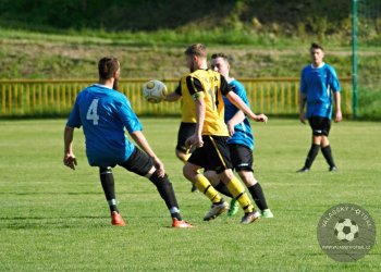 Do branky Huslenek B musel ve Študlově trenér Mazáč