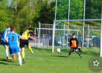 Tři na vrcholu, tři na spodku kde jinde, než ve III. třídě