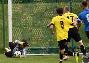 Tygři roztrhali Střelnou na osm kusů. Hattrick má Matyáš