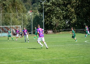 Zubří vydloublo bod ze Stříteže. Nasazení Malého s Pryharou nepomohlo, výborný rozhodčí Křenek