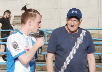 Dva šikulové v Kvítkovicích. Jedna stopa je hodně čerstvá