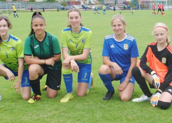 Dívčí fotbal otevírá náruč
