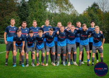 Nová předzápasová trička i dresy našeho partnerského klubu z Krhové slavily úspěch