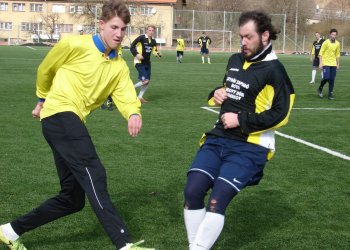 Ve větrném zápase měla Lhota více štěstí na úkor Halenkova a vede elitní skupinu
