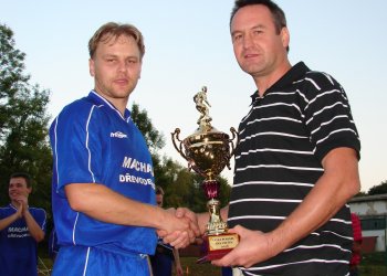 Valašský fotbal gratuluje Martinu Strakovi k padesátinám