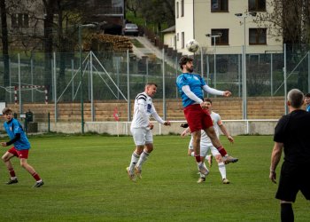 Na Sahaře ukázali své letité zkušenosti veteránští brankáři. Rozhodl volej Nerada