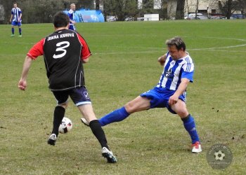 Krhová vyhrála v Zašové, ale fotbal šel stranou. Celý valašský fotbal přeje brzké uzdravení Radku Hadašovi