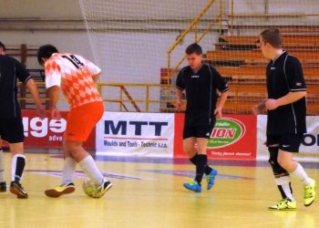 7. a 8. kolo okresního přeboru ve futsale - Vedení drží rožnovská Benfika