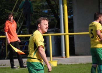 Diváci v Choryni by mohli čekat na branku až do půlnoci