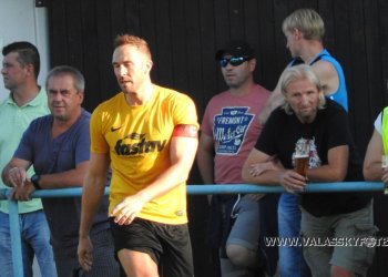 Krásný fotbal v Hrachovci pokazil konflikt mezi domácím trenérem a hostujícím náhradníkem