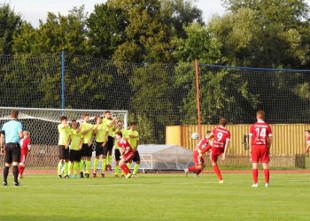 Valmez po vyloučení brankáře Skaštic dokráčel k dalšímu pohárovému postupu