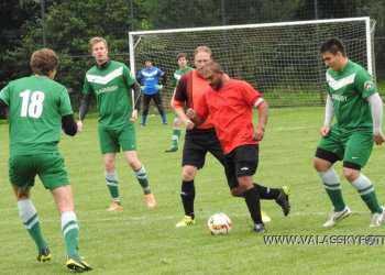 Derby v Brankách okořenila nádherná trefa hostujícího Hrušky