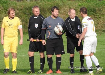 Nejlepší rozhodčí OFS Vsetín Josef Václavík rozlišuje stadiony na malé a velké