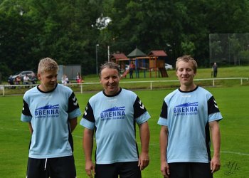 Veterán Miroslav Dobeš se loučil s fotbalovou kariérou ve společnosti svých dvou synů