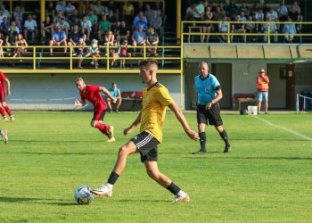 16. tříbodový jackpot Horní Bečvy v řadě trefil ve Velkých Karlovicích Jan Macura. Derby Papučáři vs. Haferáři pro hosty