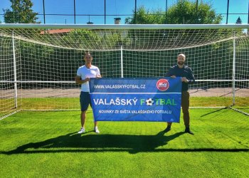 Při nedělním derby Prostřední Bečva - Hutisko představíme další reklamní plachtu