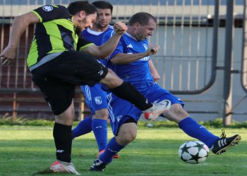 Veselá králem naši 1. B třídy. Na Janíčka dotírá Škrobák