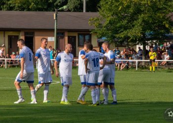 Po zranění Zetka ovládl derby v Podlesí Hrachovec. Orság mohl dát čtyři branky