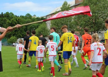 Fotbalové derby smírně. Přes 500 diváků vidělo mezi Vsetínem a Zlínem kříž. Za hosty srovnával syn vsetínského trenéra