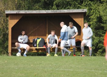 Derby rozhodla jediná teč. Študlov v bojovném duelu pálil šance, body bere Střelná