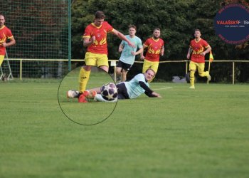 Hošťálková doma porazila Kelč. Zahozenou penaltu hostů potrestali Machala a Macík