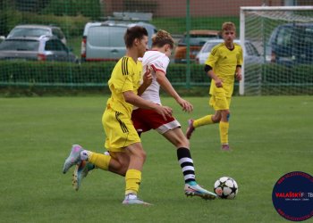 Fotoreportáž - dorostenci VKK naložily Hrachovci jedenáctku. Kryštof Koňařík slaví hattrick
