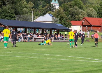 Huslenky sbíraly hráče "po cestě". Nakonec na Horní Bečvu dojely se podívat na domácí střelnici v čele s Rádsetoulalem