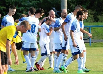 Suverénem podzimní 1. A třídy Hrachovec, do béčka míří Kelč. Nejlepším střelcem Kanárek David Jiříček