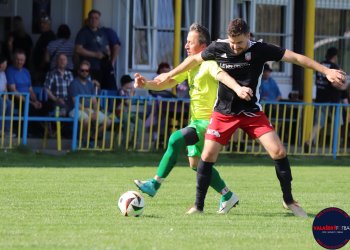 Po osmi kusech od Branek přišlo na účet Velké Lhoty devět od Lhotky. Hadvičák načal hattrick hned v první minutě