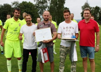 V Kelči děkovali dlouholetým oporám, Pavel Hrdlička nafotil zápas s Viganticemi