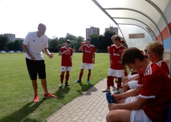 Koňařík s Vavříkem řádili za Valmez U 17 proti Vítkovicím