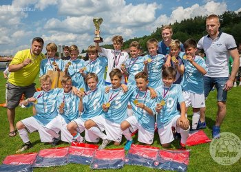 ZLÍNSKÁ VRŠAVA HOSTILA KRAJSKÉ FINÁLE POPULÁRNÍHO MCDONALD'S CUP. AKCI PODPOŘILI I HRÁČI FC FASTAV