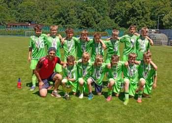 Mistrovská jízda dokončena! Mladší žáci Fastavu Vsetín obhájili titul v krajském přeboru