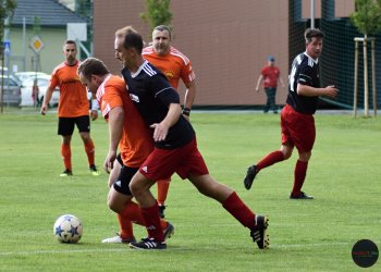 Na Lhotě u Vsetína se hrálo jen 70 minut. Ajax neměl lidi
