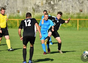 Leskovec se loučil konečně důstojným výkonem. Valašskou Bystřici spasil skórující brankář