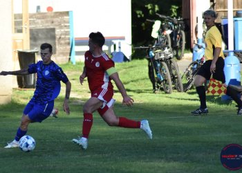 Oslabeným Huslenkám přišel Zádilského hattrick vniveč. Sobotní semetínské dopoledne si projanala pro sebe Jablůnka