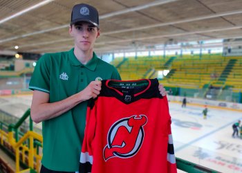 Z hokejového ledu na valašské hřiště. Brankář Jakub Málek skóroval za Lhotu u Vsetína